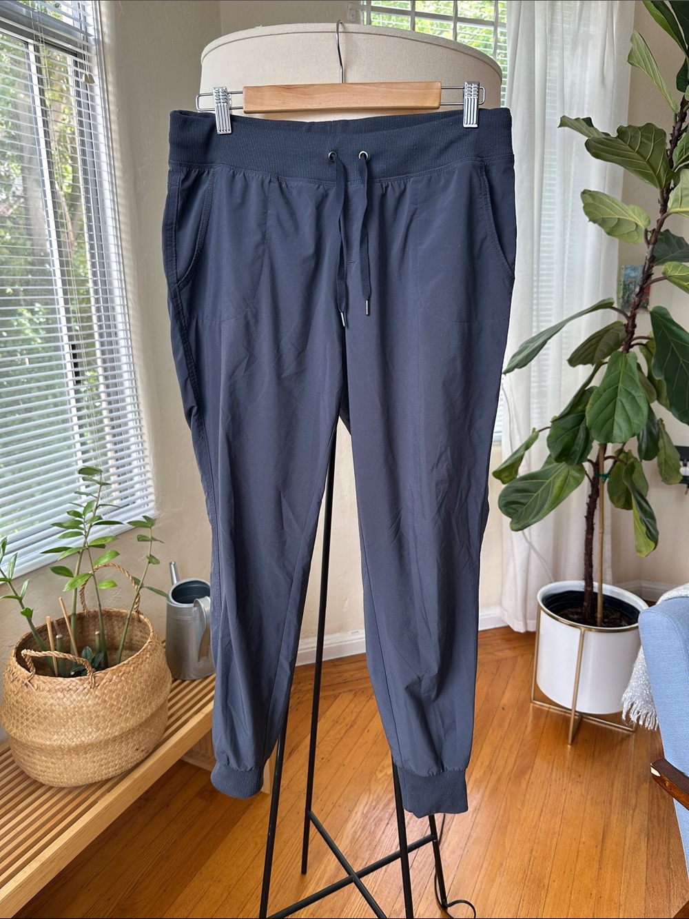 Athleta City Joggers in charcoal